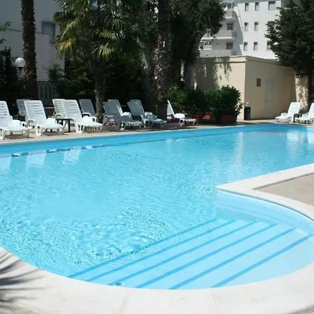 Hotel Rivabella 3* גאליפולי